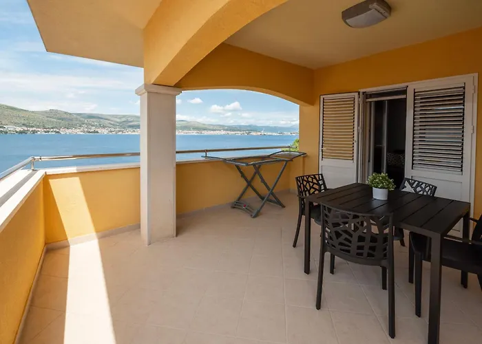 Lavanda Residence With Heated Pool Trogir Split