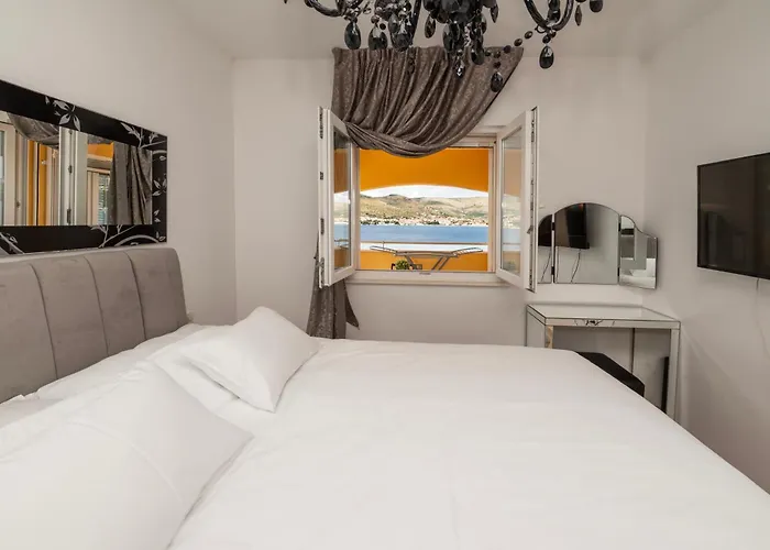 Lavanda Residence With Heated Pool Trogir Split