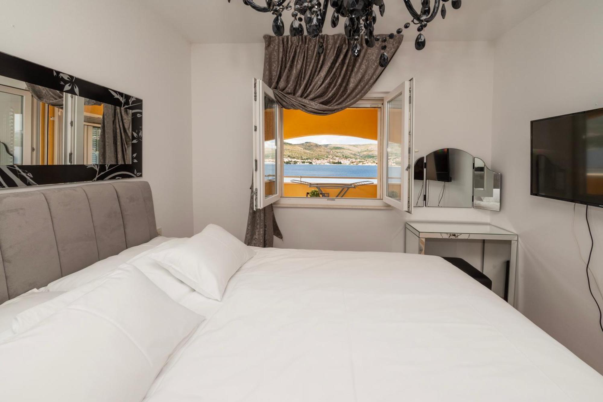 Holiday home Lavanda Residence With Heated Pool Trogir Split *