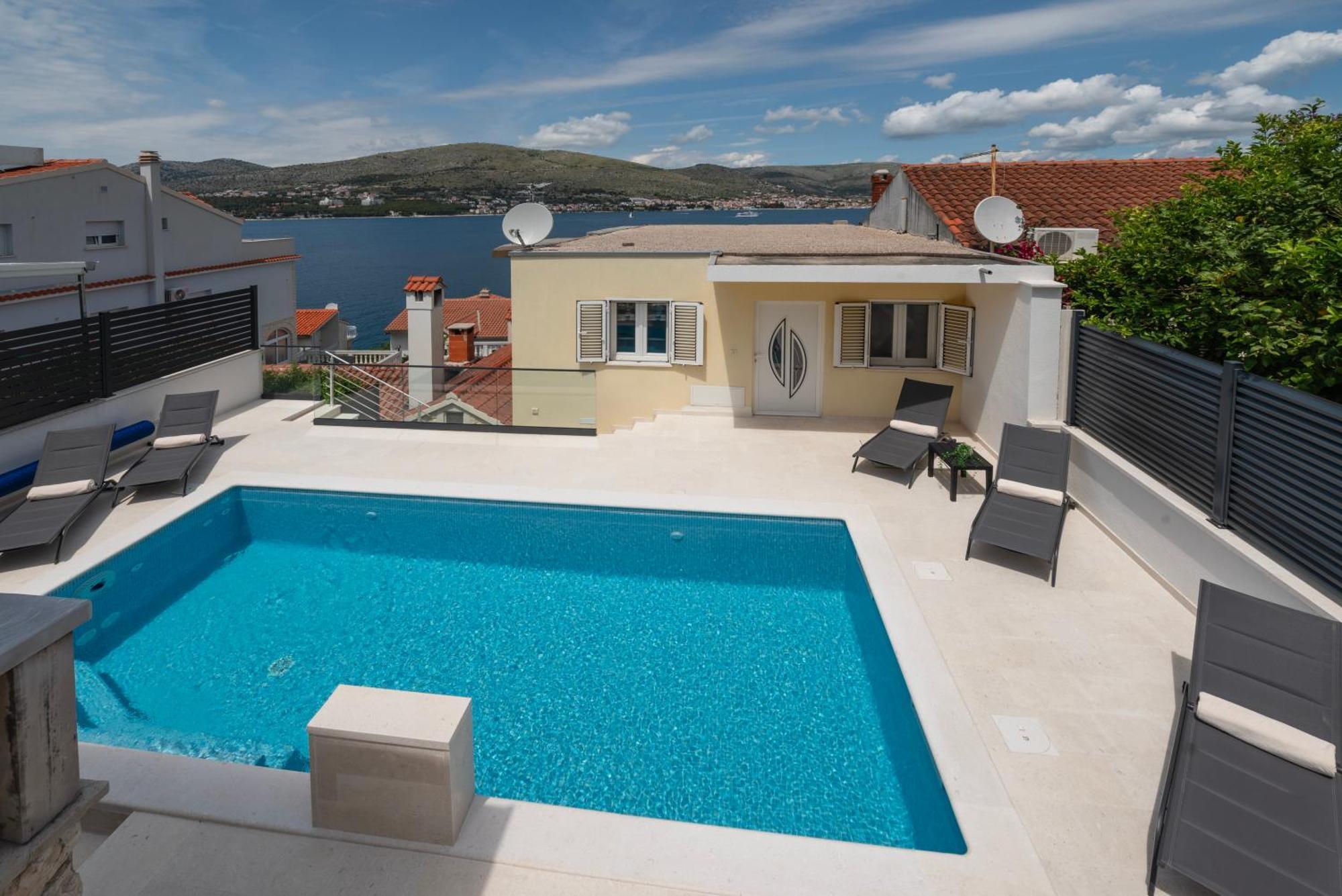 Lavanda Residence With Heated Pool Trogir Split